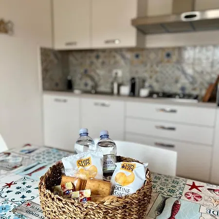 Sea Breeze House * פיומיצ'ינו